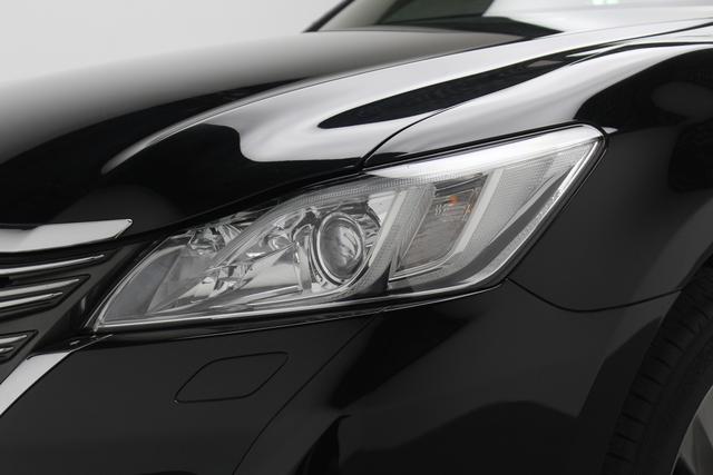 Toyota Crown 2015 thumb 10