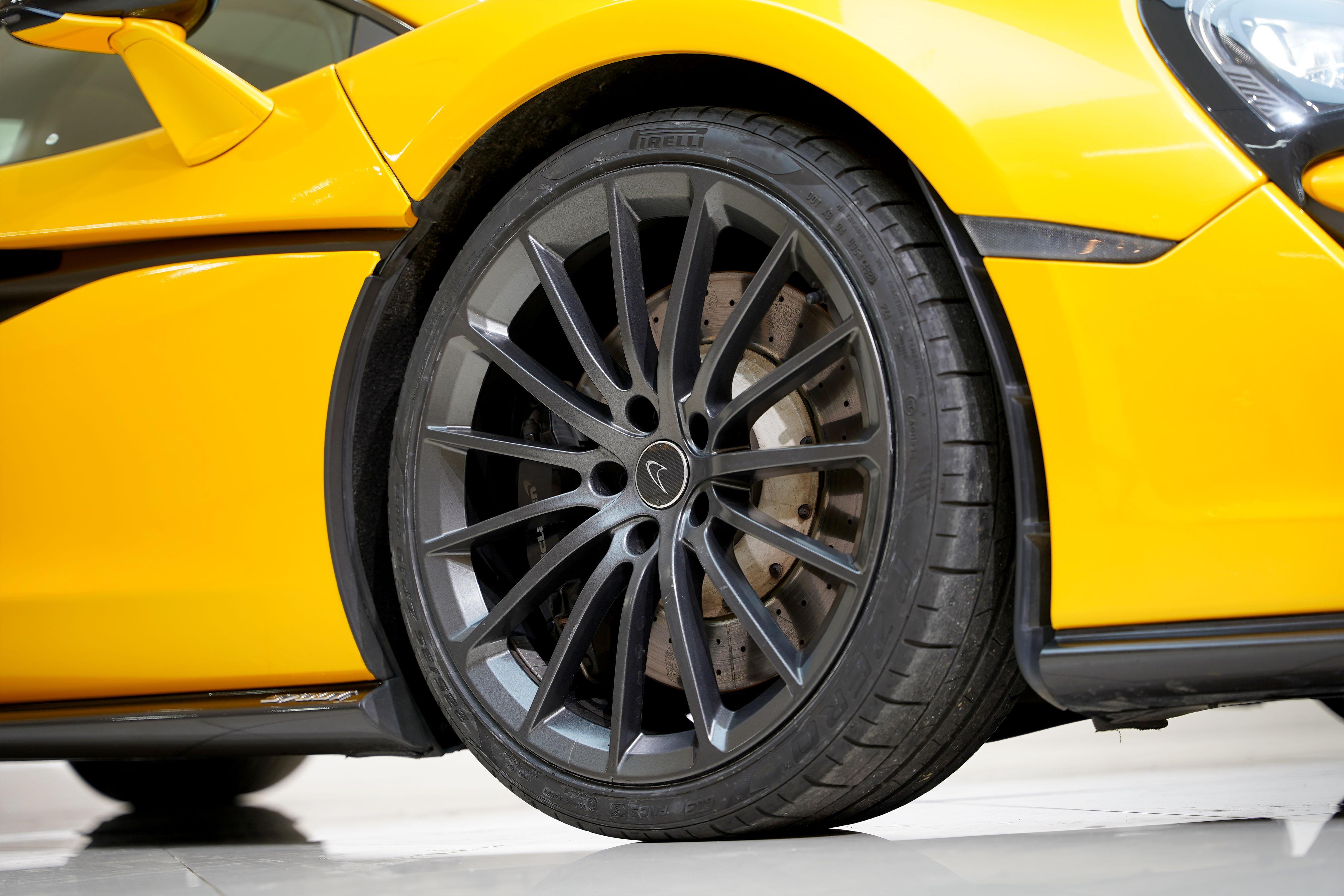 McLaren 570GT 2018 thumb 8