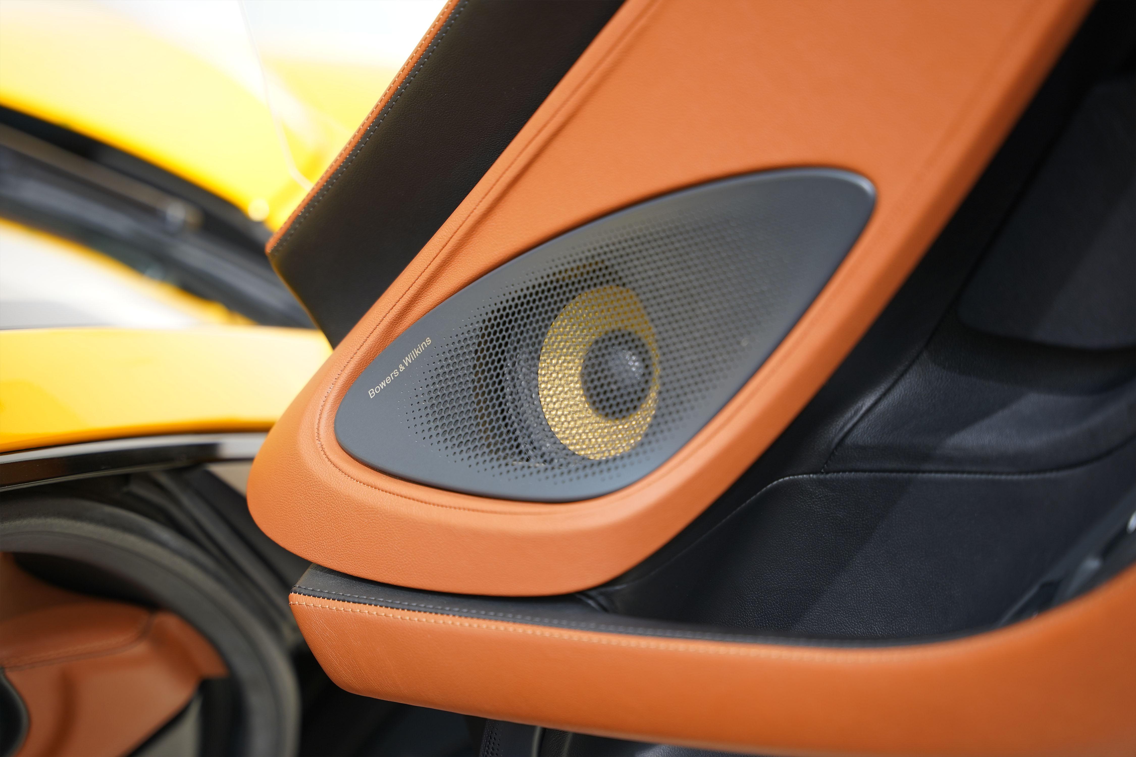 McLaren 570GT 2018 thumb 10