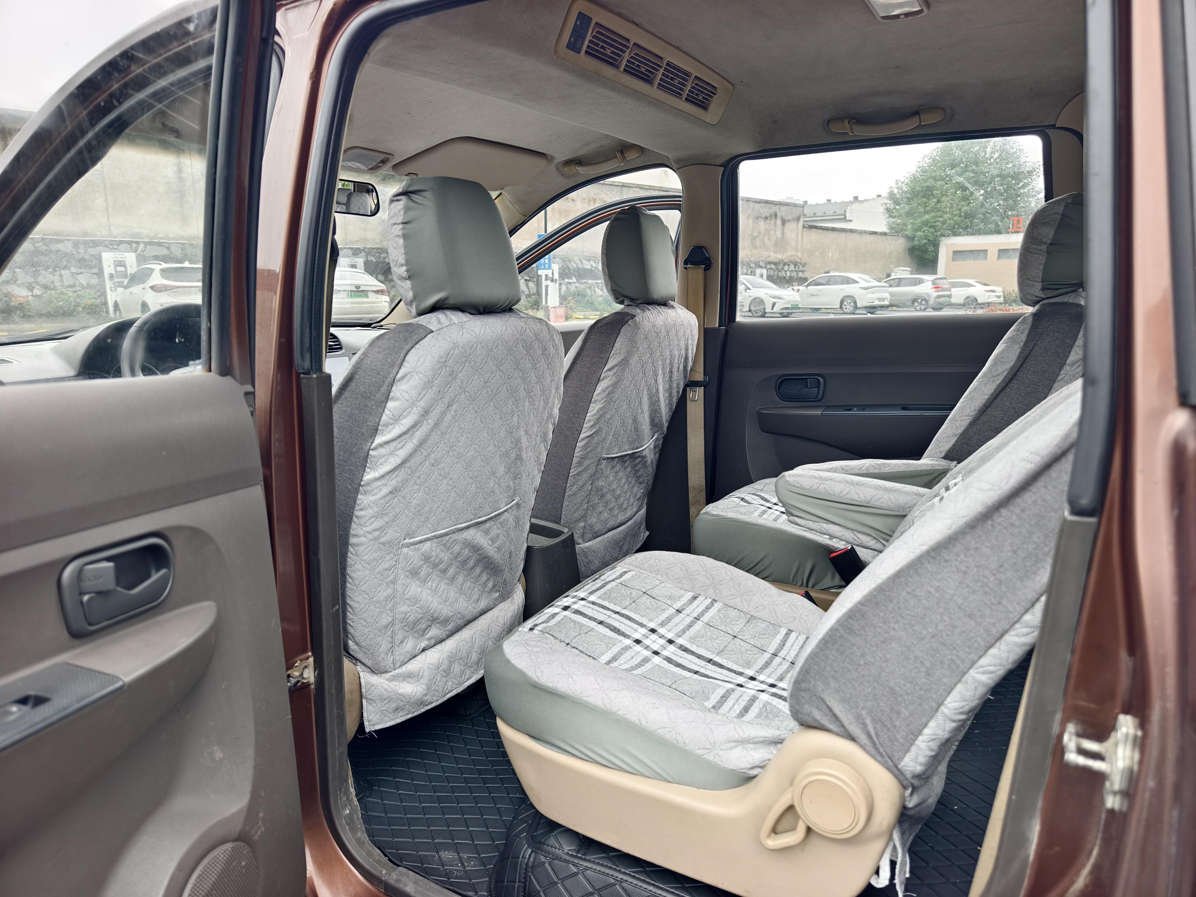 Wuling Hong Guang 2017 thumb 12