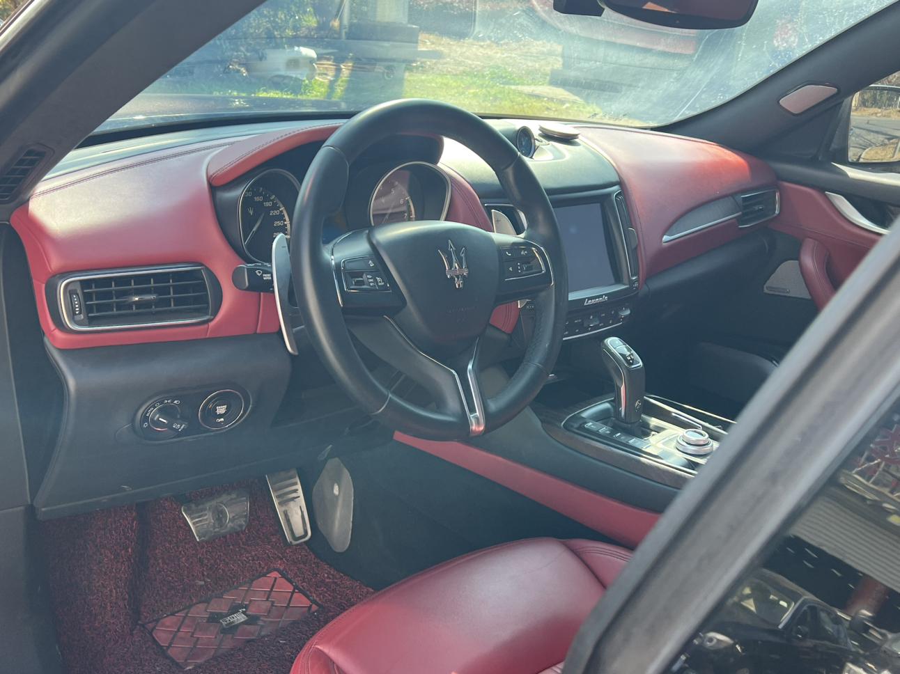 Maserati Levante 2017 thumb 11