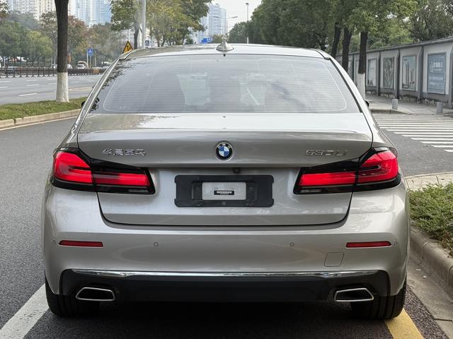 BMW 5 серии 2022 thumb 2