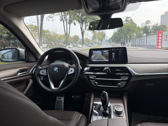 BMW 5 серии 2022 thumb 5