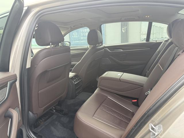 BMW 5 серии 2022 thumb 6