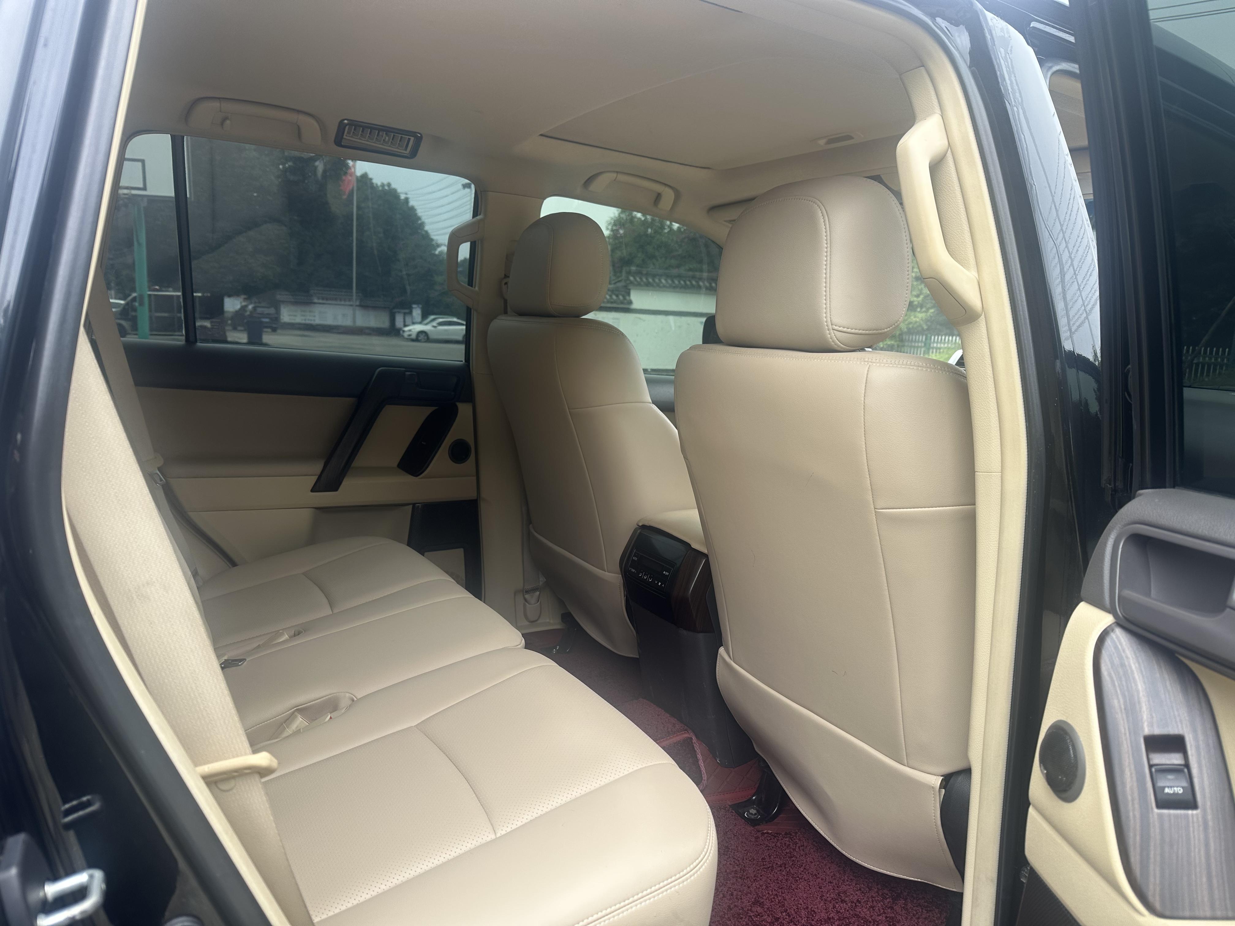 Toyota Land Cruiser Prado 2015 thumb 10