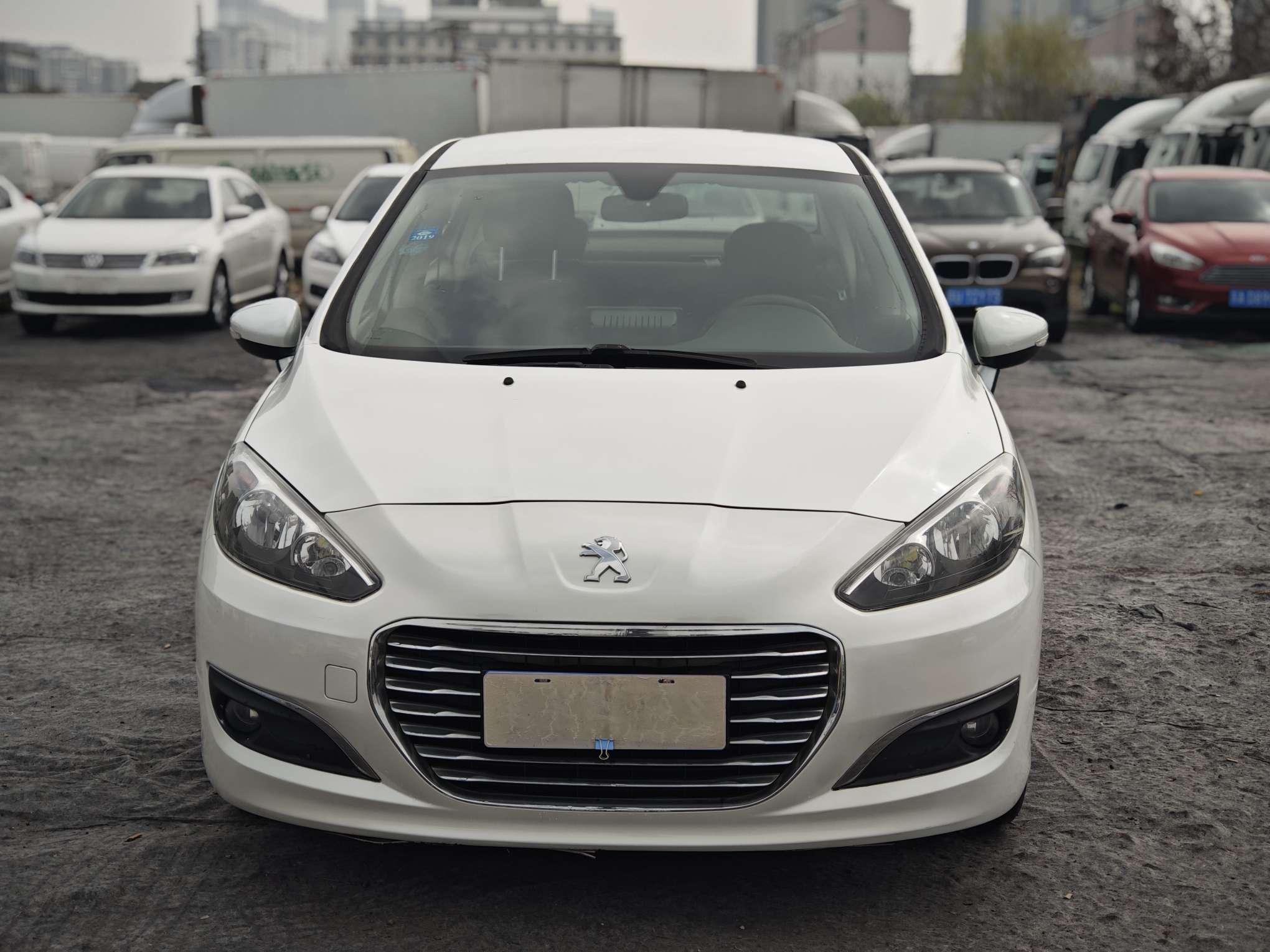 Peugeot 308 2015 thumb 11