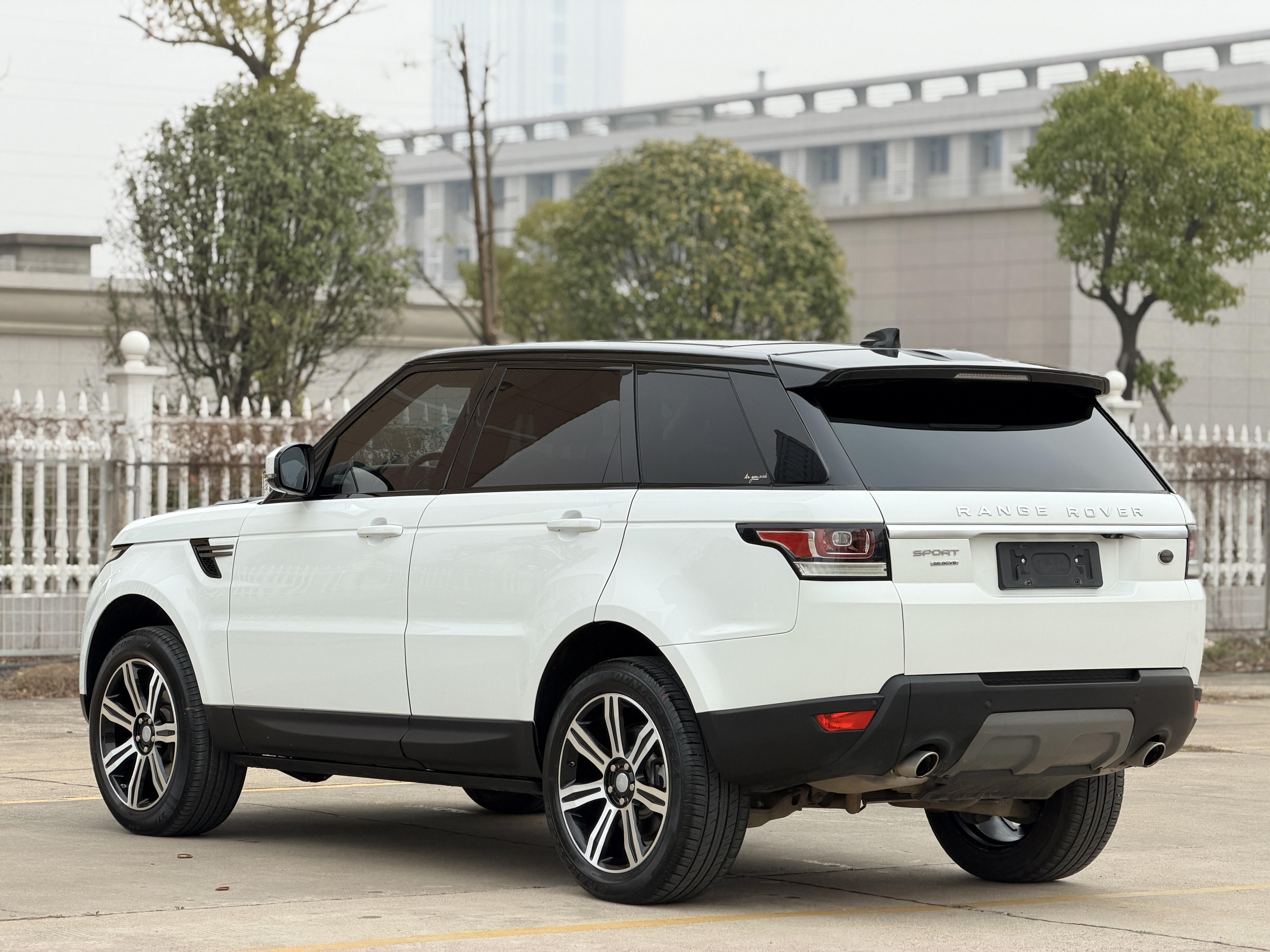 Land Rover Range Rover Sport 2018 thumb 2