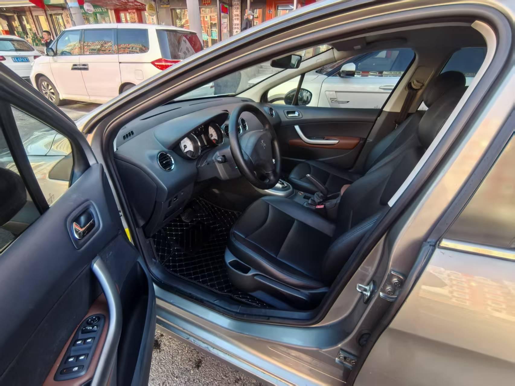 Peugeot 408 2012 thumb 6