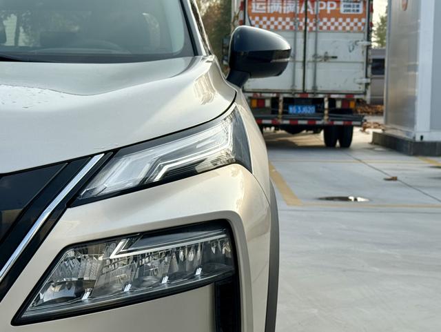 Nissan X-Trail 2023 thumb 7
