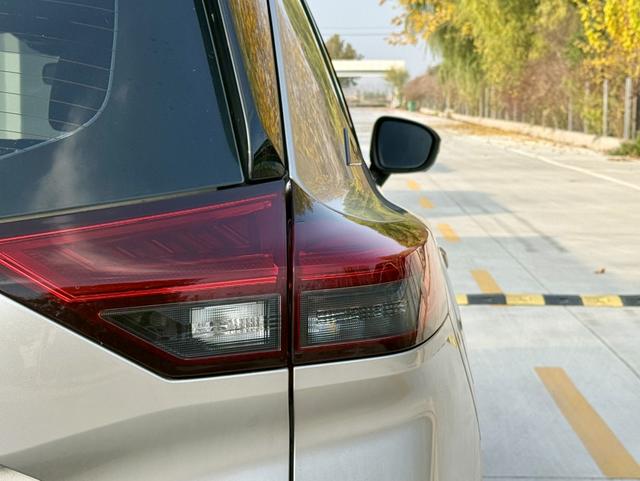 Nissan X-Trail 2023 thumb 8