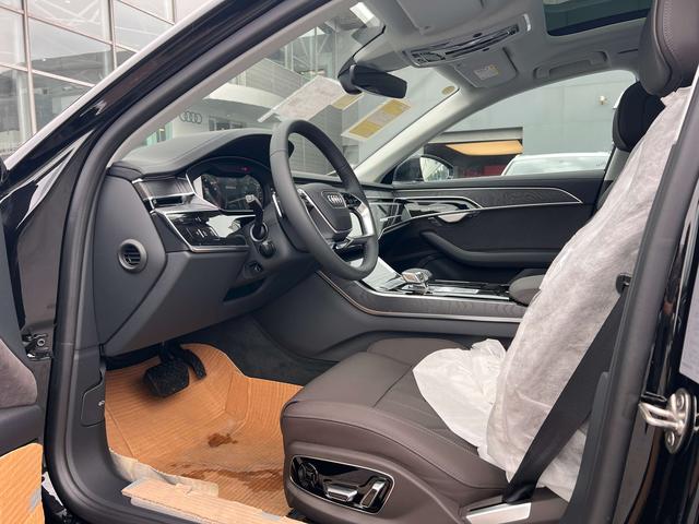 Audi A8 2025 thumb 2