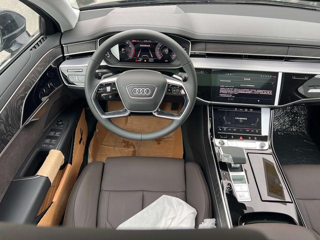 Audi A8 2025 thumb 4