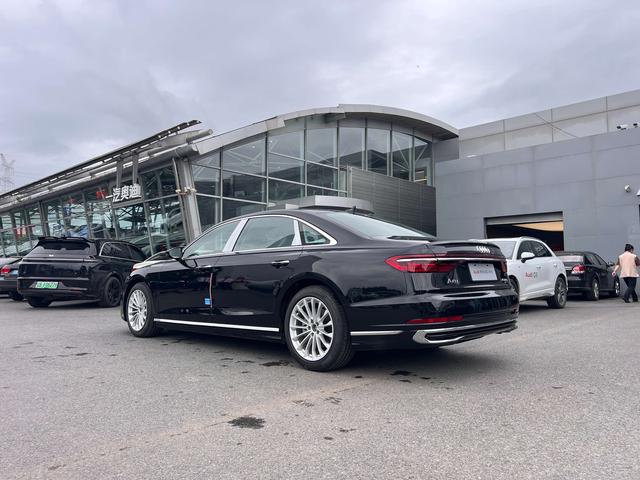 Audi A8 2025 thumb 7