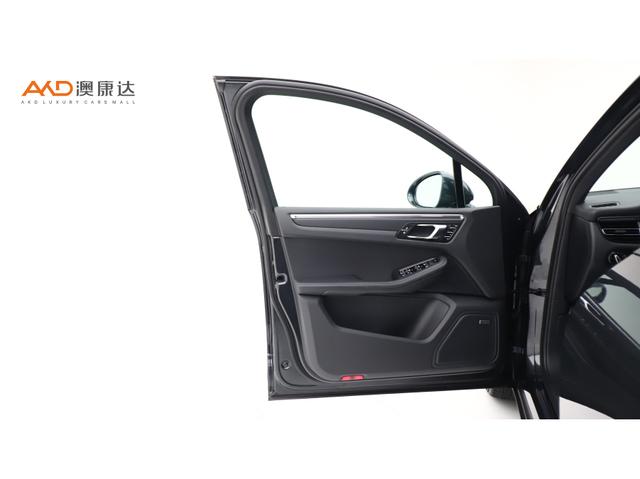 Porsche Macan 2023 thumb 7