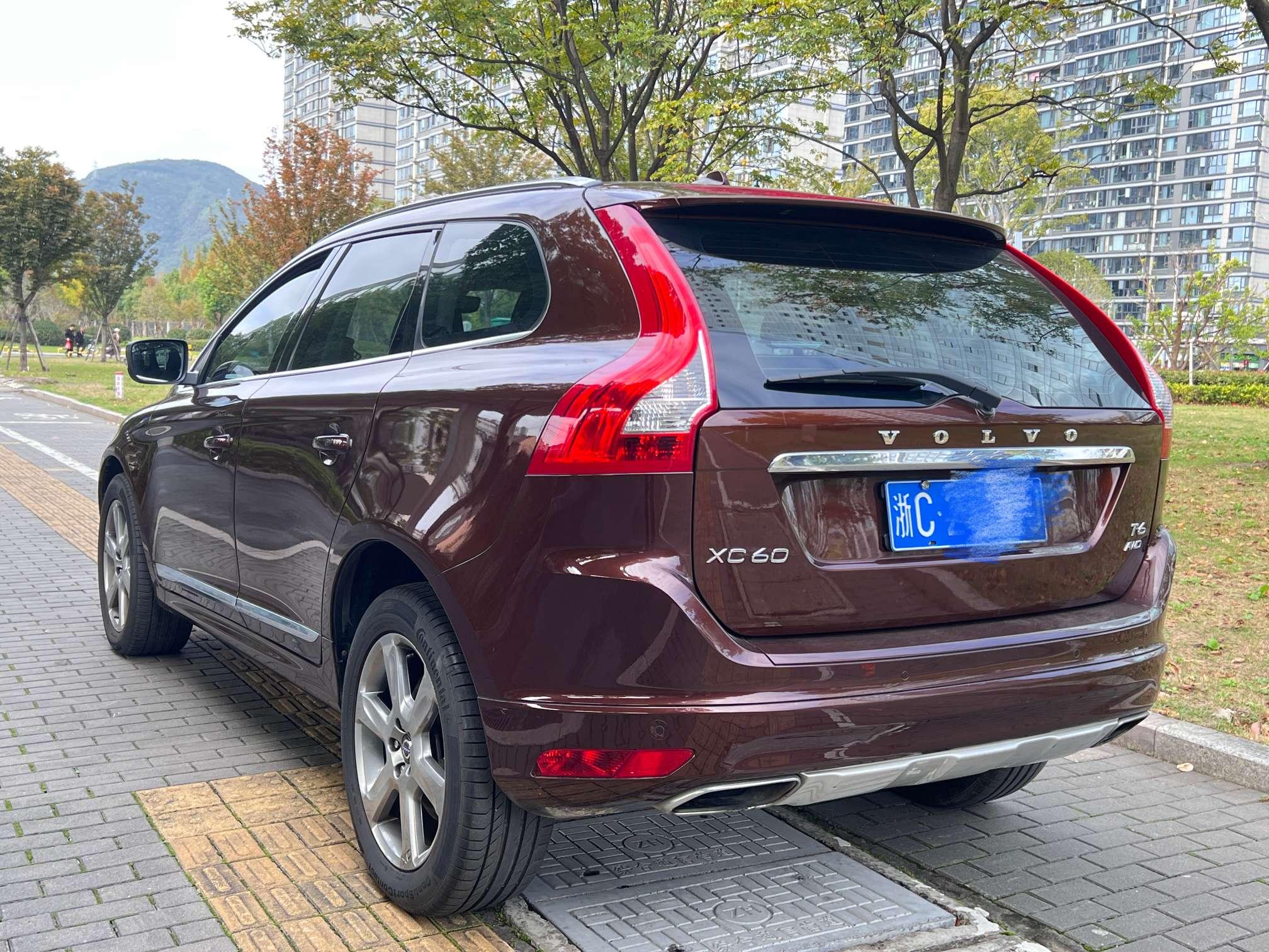 Volvo XC60 2014 thumb 3