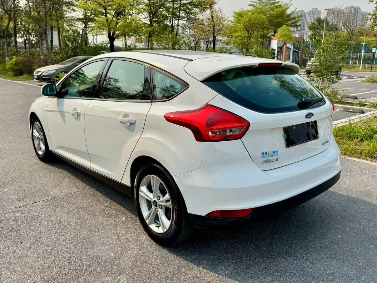 Ford Focus ST 2018 thumb 3