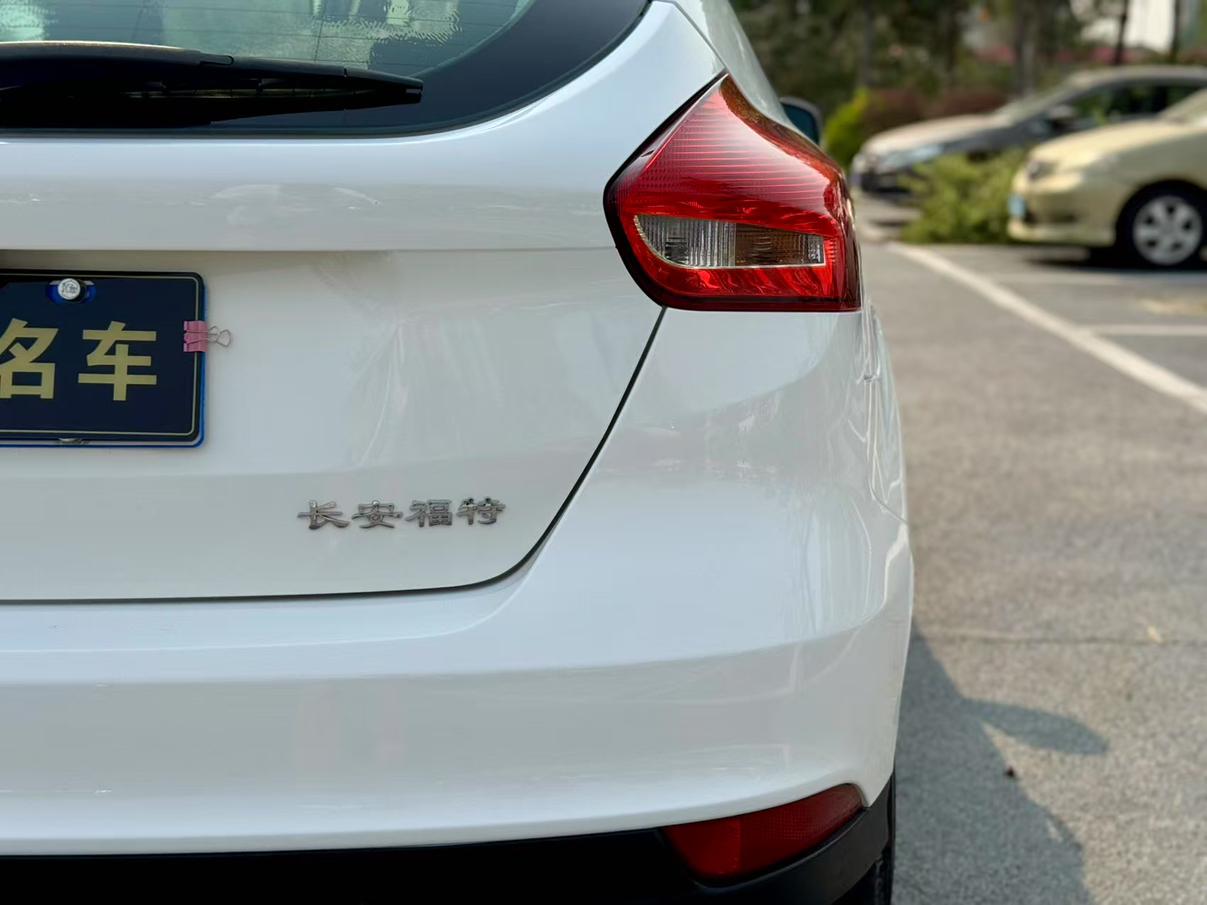 Ford Focus ST 2018 thumb 8