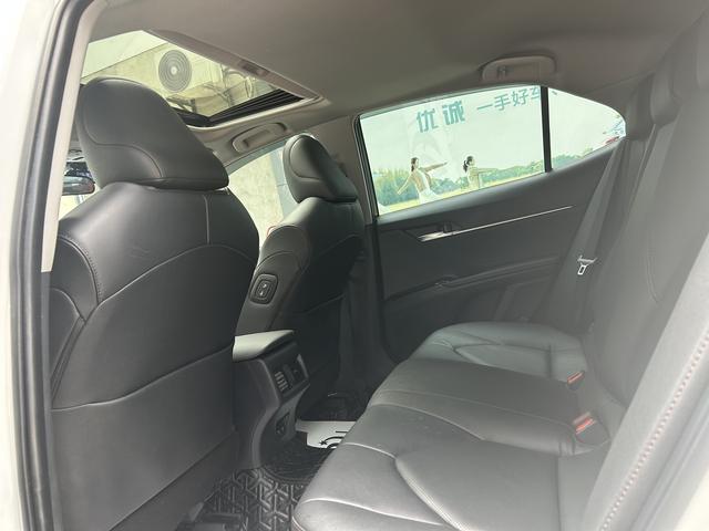 Toyota Camry 2023 thumb 3