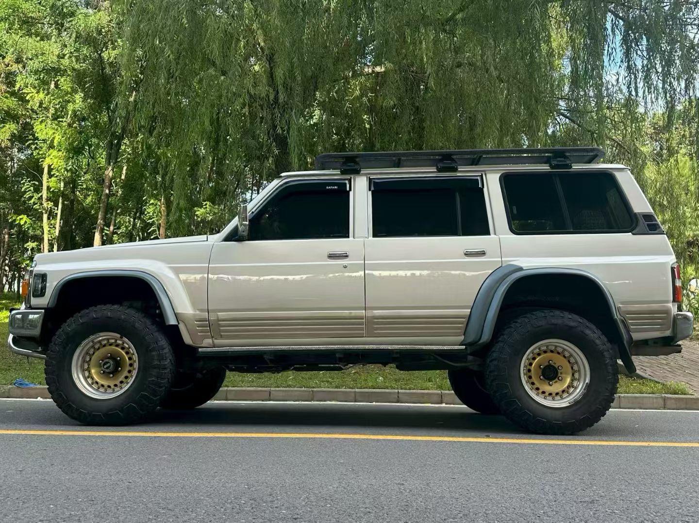 Nissan Patrol 2004 thumb 2