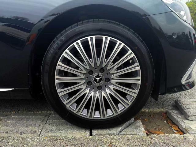 Mercedes-Benz E-Class 2023 thumb 3
