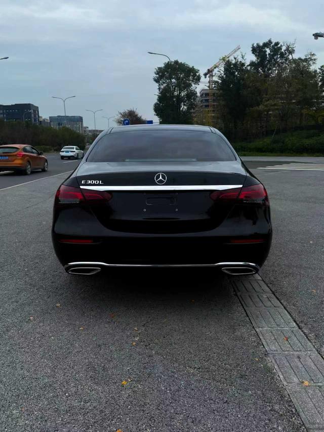 Mercedes-Benz E-Class 2023 thumb 5