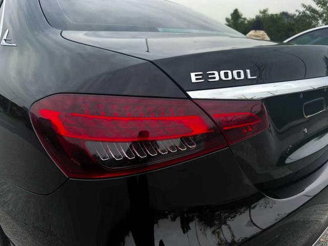 Mercedes-Benz E-Class 2023 thumb 6