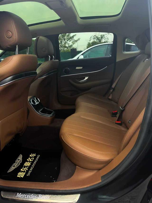 Mercedes-Benz E-Class 2023 thumb 9