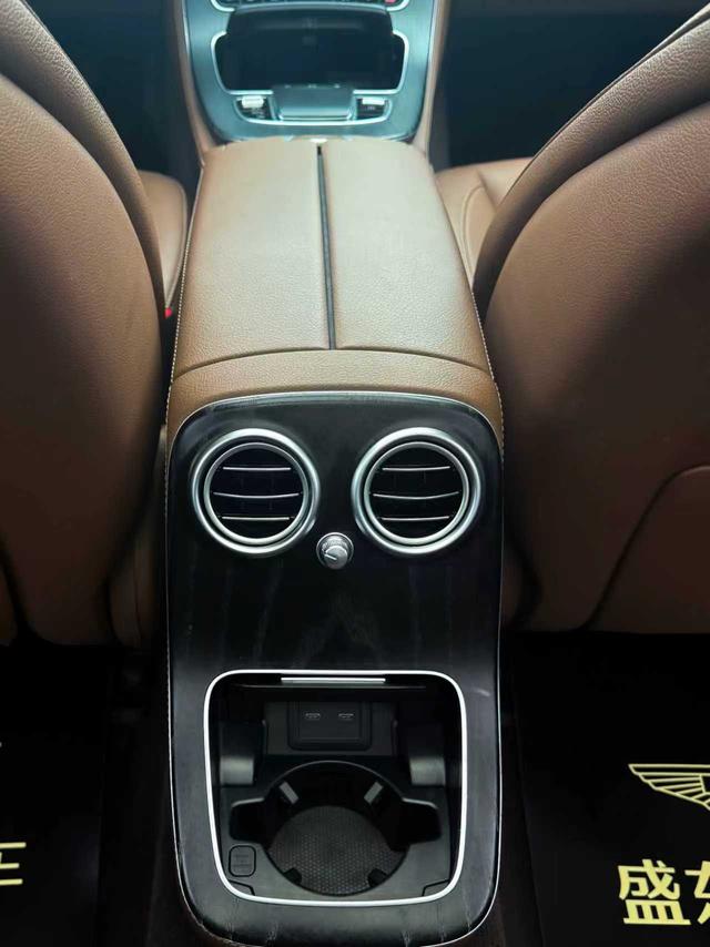 Mercedes-Benz E-Class 2023 thumb 10