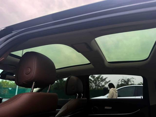 Mercedes-Benz E-Class 2023 thumb 12