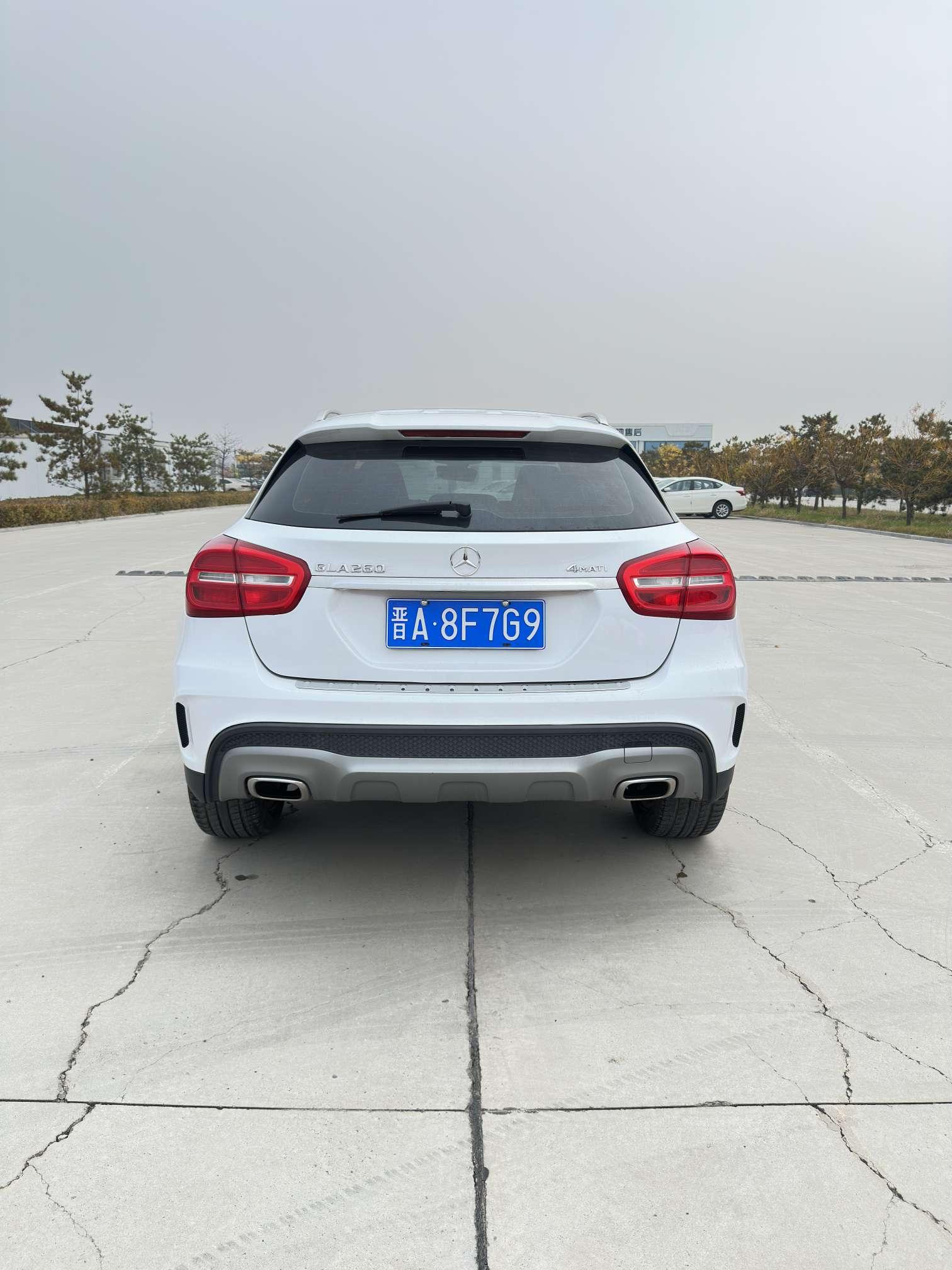 Mercedes-Benz GLA 2015 thumb 4
