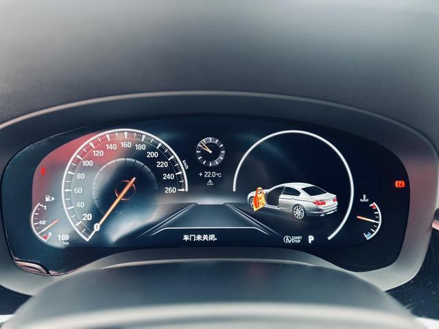 BMW 5 серии 2019 thumb 7