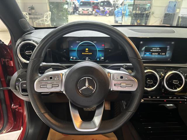 Mercedes-Benz A-Class 2019 thumb 9
