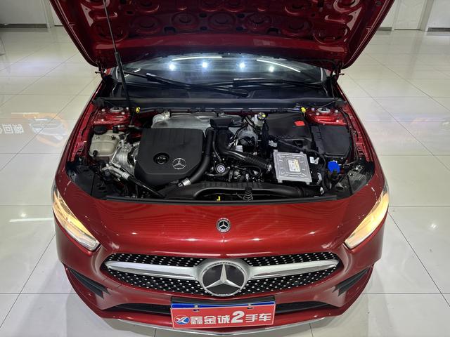 Mercedes-Benz A-Class 2019 thumb 12