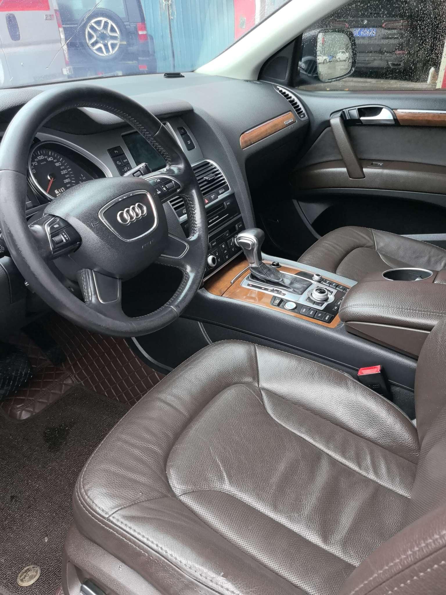 Audi Q7 2014 thumb 5