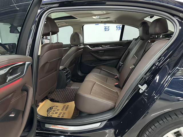 BMW 5 серии 2022 thumb 3
