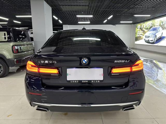 BMW 5 серии 2022 thumb 4