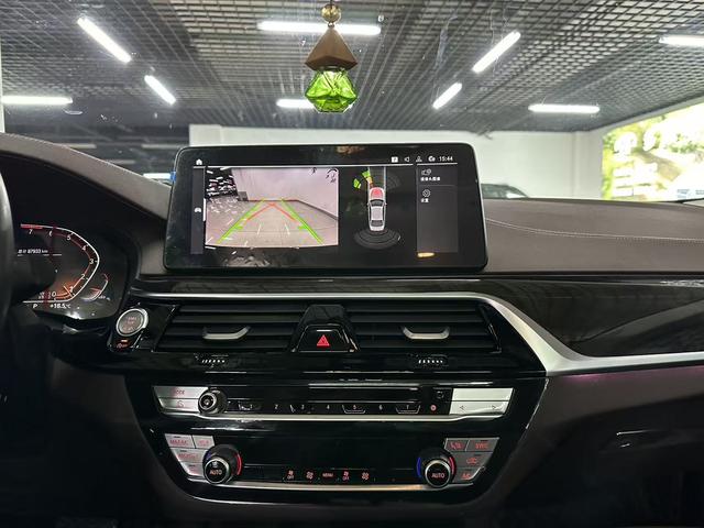BMW 5 серии 2022 thumb 8