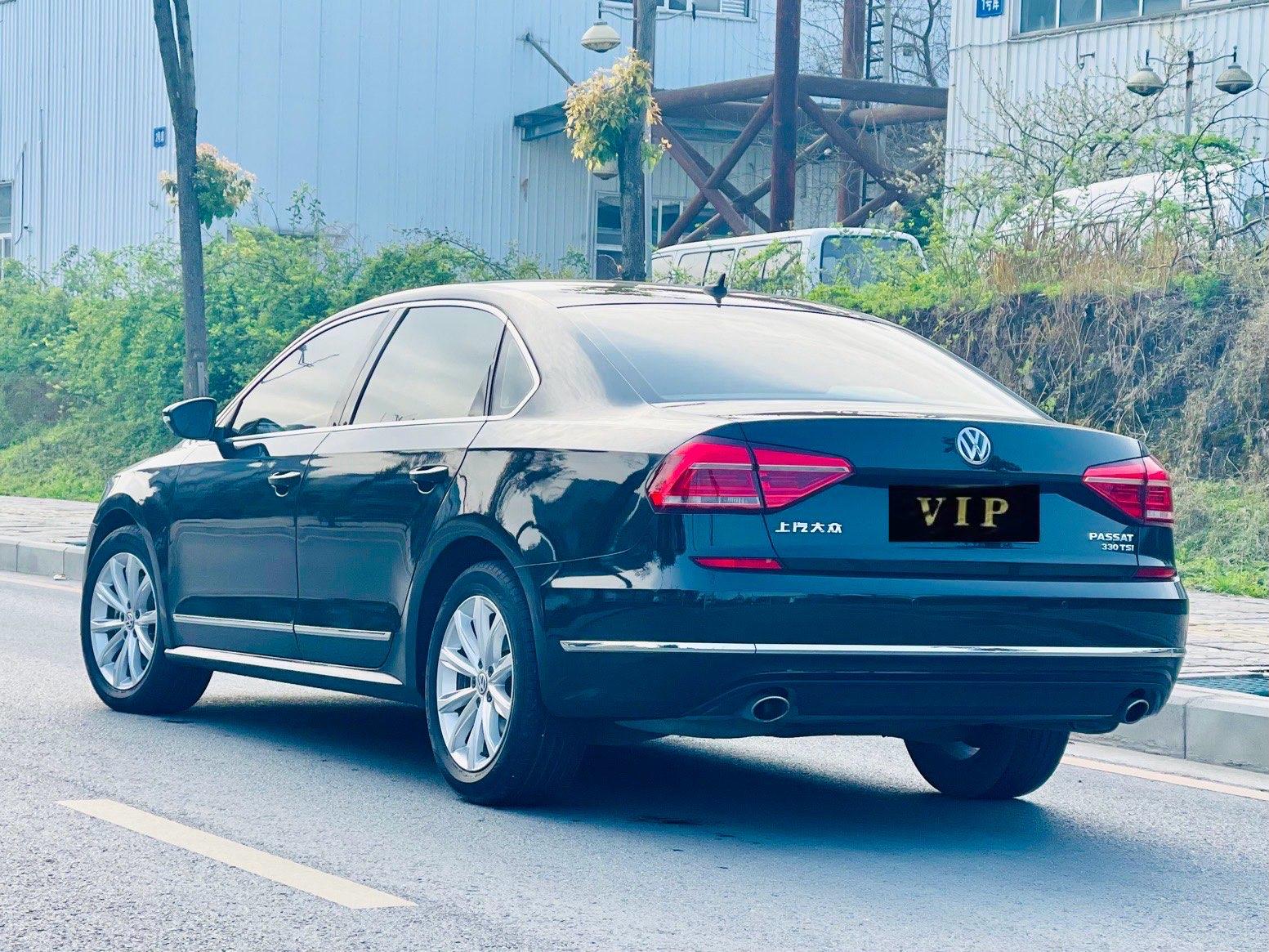 Volkswagen Passat 2018 thumb 2