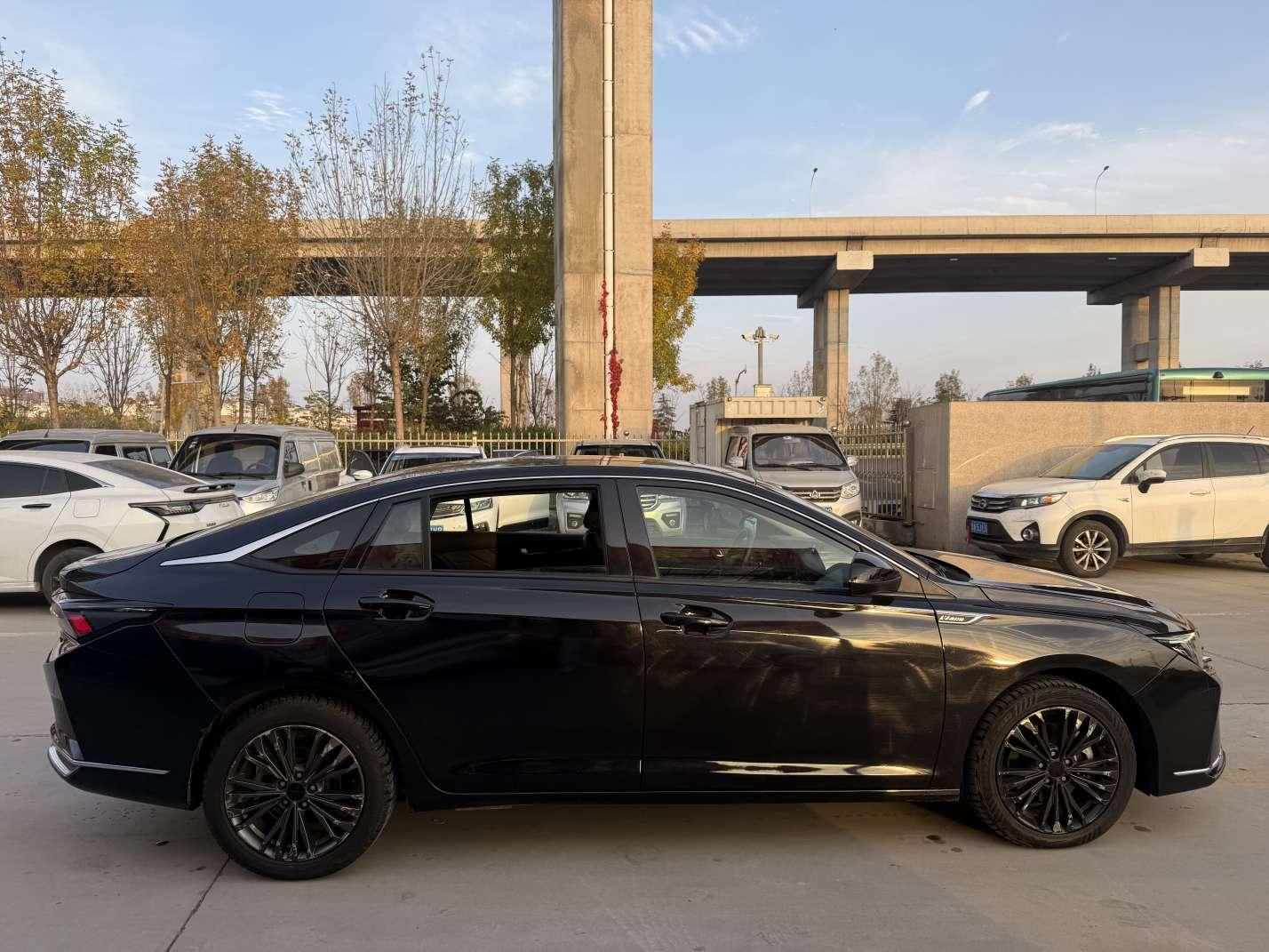 Dongfeng Aeolus Yixuan Max 2022 thumb 5