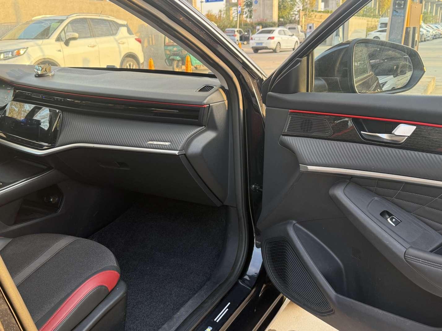 Dongfeng Aeolus Yixuan Max 2022 thumb 8