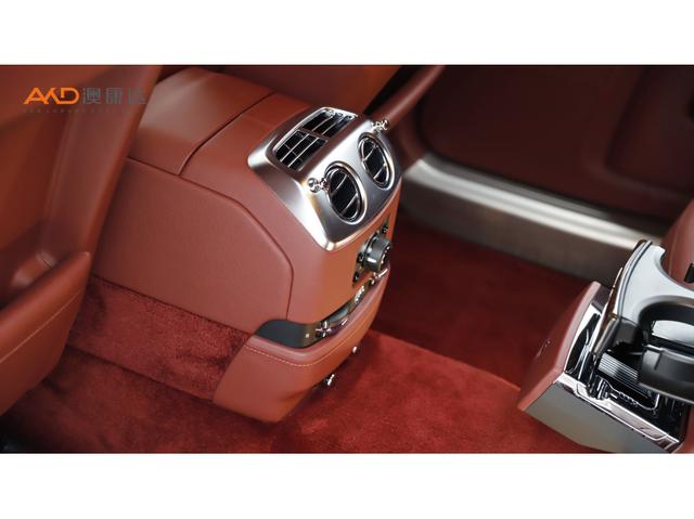 Rolls-Royce Ghost 2017 thumb 3