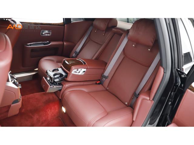 Rolls-Royce Ghost 2017 thumb 6