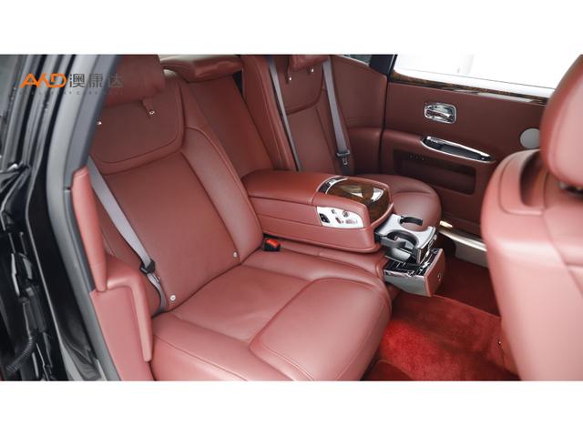 Rolls-Royce Ghost 2017 thumb 8