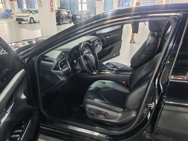 Toyota Camry 2019 thumb 3