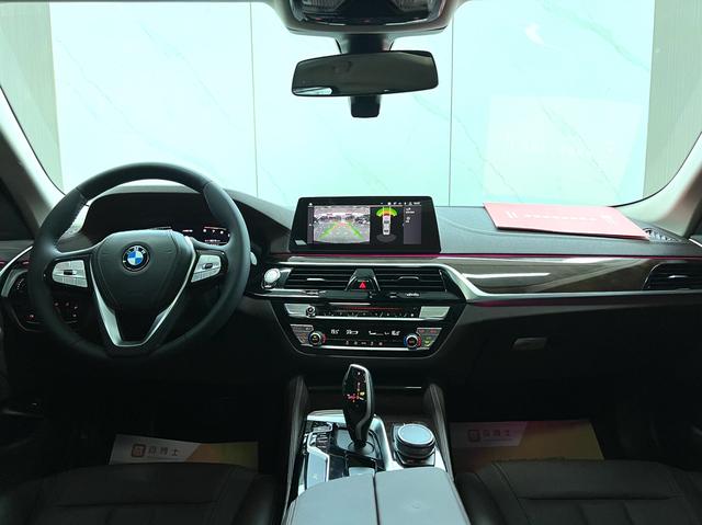 BMW 5 серии 2020 thumb 8