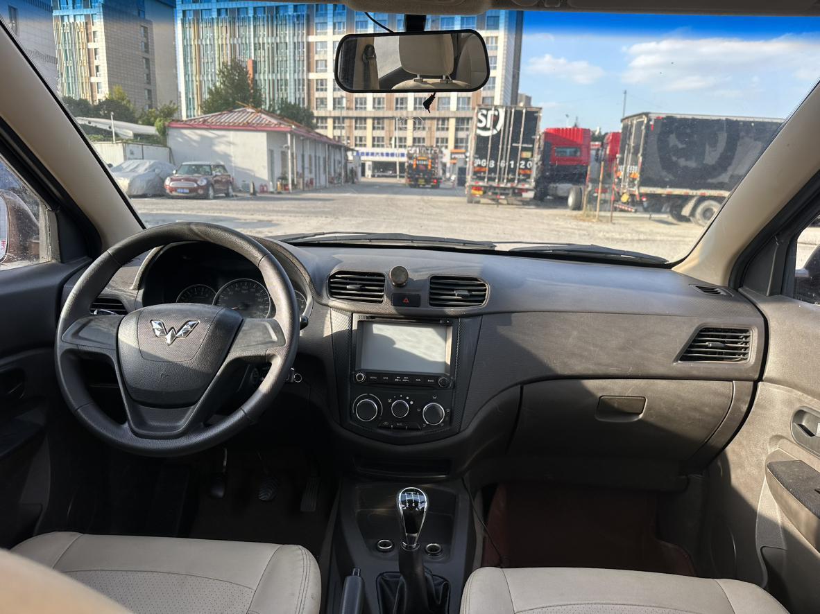 Wuling Hong Guang 2016 thumb 6