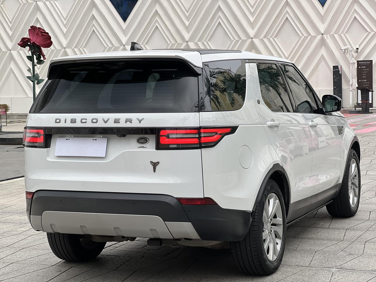 Land Rover Discovery 2018 thumb 5