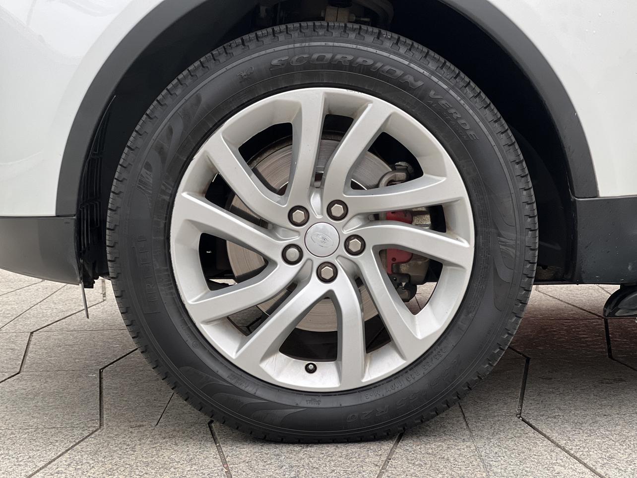 Land Rover Discovery 2018 thumb 8