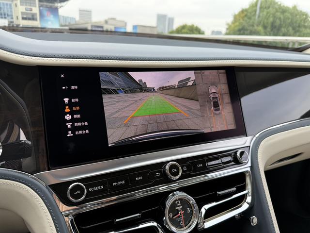 Bentley PHEV 2022 thumb 2