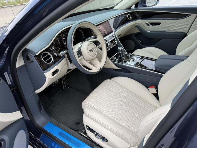 Bentley PHEV 2022 thumb 4